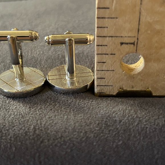 Marvel Deadpool Set Of Cuff links - Picture 5 of 7